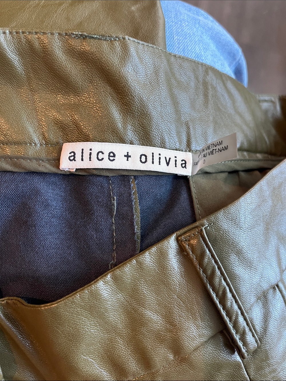 ALICE + OLIVIA Olive Green Wide-Leg Faux Leather Pants - Picture 7 of 7